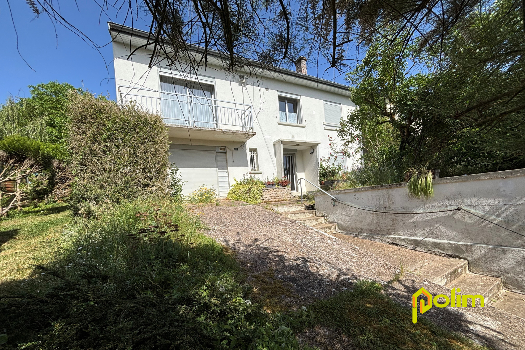 Maison familiale au calme avec grand garage et environnement